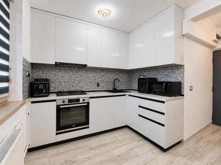 Apartament cu 2 camere semidecomandat în Berceni