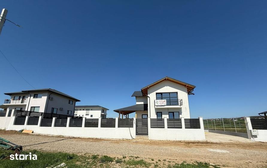 Casă cu 5 camere cu Teren 490 Mp în Păulești