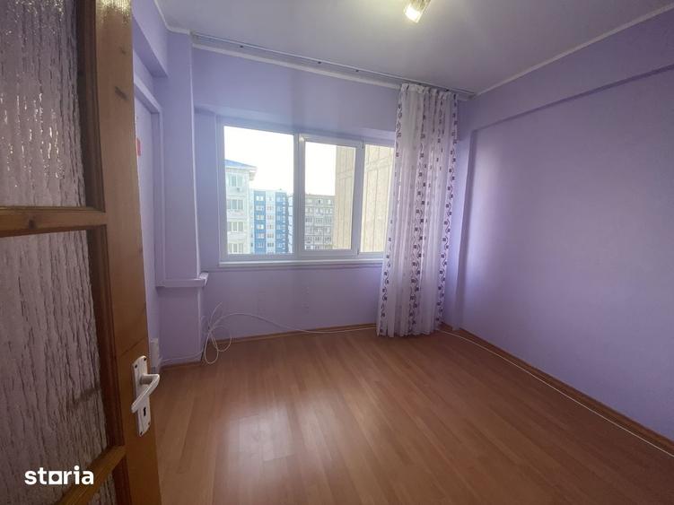 Garsonieră decomandată în Micro 13