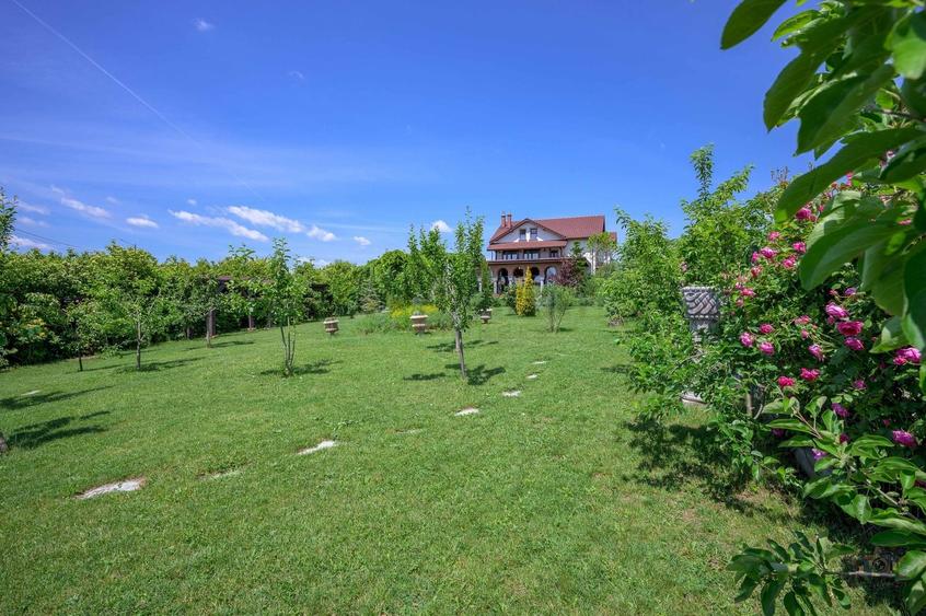 Casă individuală cu 8 camere cu Piscina în Corbeanca