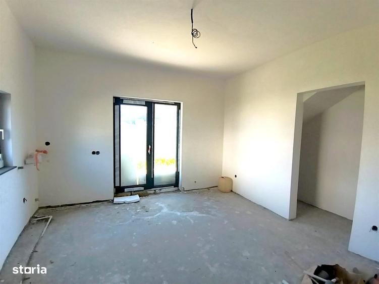 Casă cu 4 camere cu Teren 474 Mp în Șcheia
