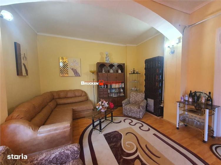 Casă cu 4 camere cu Teren 824 Mp în Central
