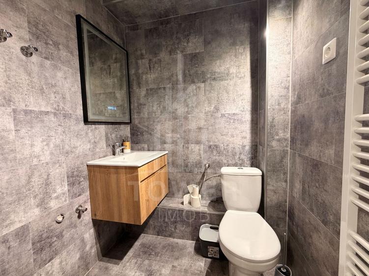 Casă individuală cu 5 camere cu Canalizare în Nord-Est