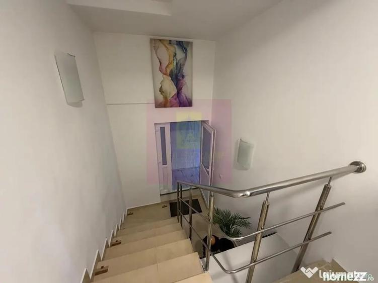Casă cu 7 camere cu Teren 370 Mp în Cățelu