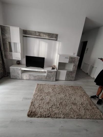 Apartament cu 2 camere decomandat în Giroc