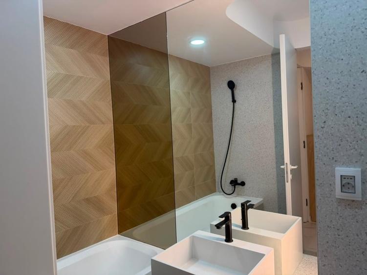 Apartament cu 2 camere semidecomandat, mobilat în Politehnica