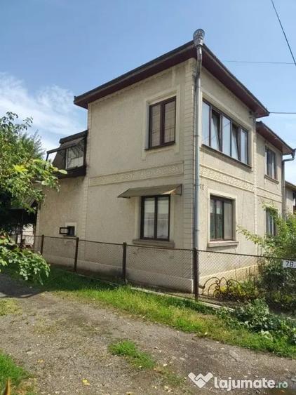 Casă cu 4 camere cu Teren 350 Mp în Central