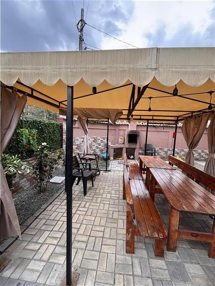 Casă cu 8 camere cu Teren 200 Mp în Exterior Nord