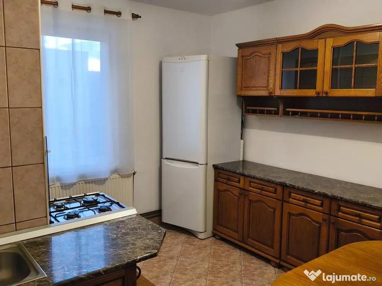 Apartament cu 2 camere decomandat în Pandurilor
