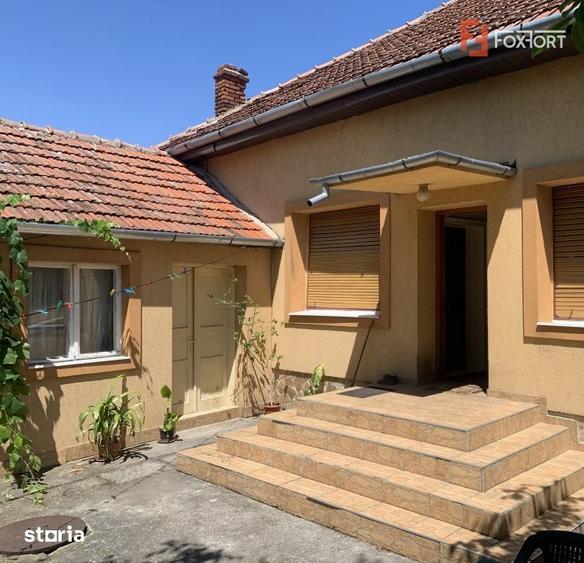Casă cu 5 camere cu Canalizare în Ghirodei