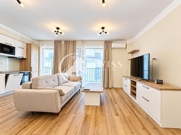 Apartament cu 3 camere semidecomandat, mobilat în Central