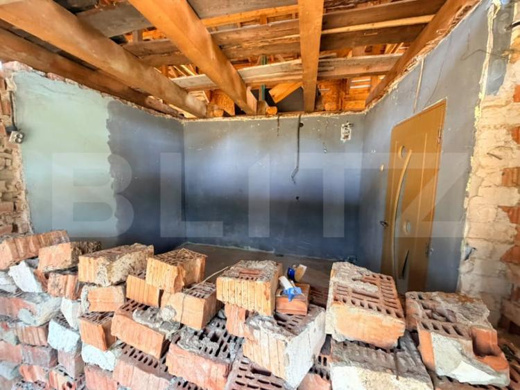 Casă cu 5 camere cu Teren 2000 Mp în Predeluț