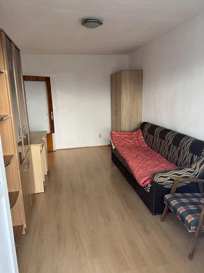 Garsonieră decomandată în Micălaca