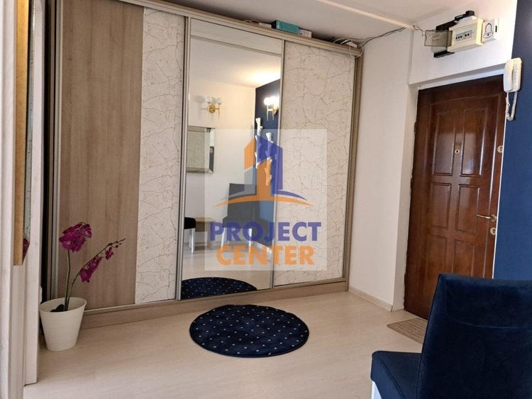 Apartament cu 4 camere decomandat, mobilat în Ultracentral