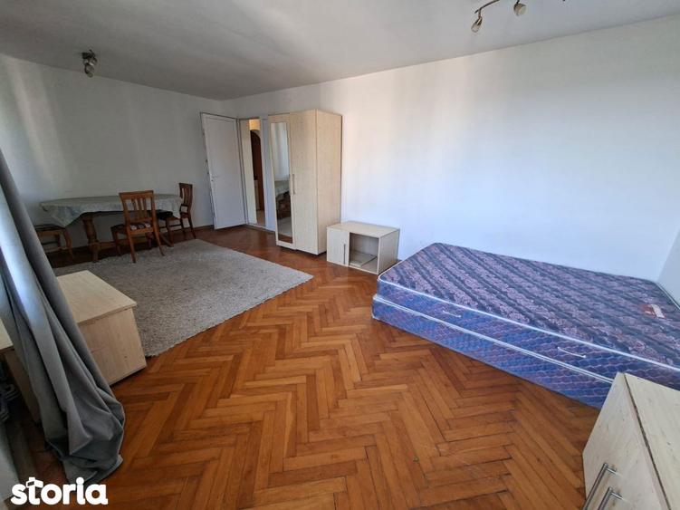 Apartament cu 3 camere decomandat în Copou
