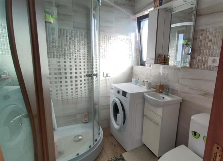 Casă cu 3 camere cu Canalizare în Șcheia