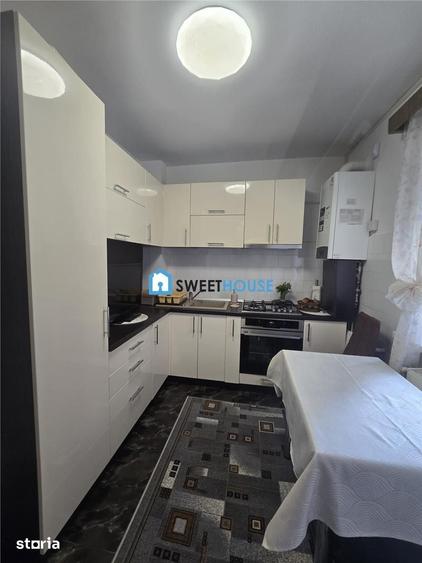 Apartament cu 3 camere decomandat în Central