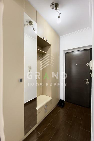 Apartament cu 3 camere semidecomandat, mobilat în Florești