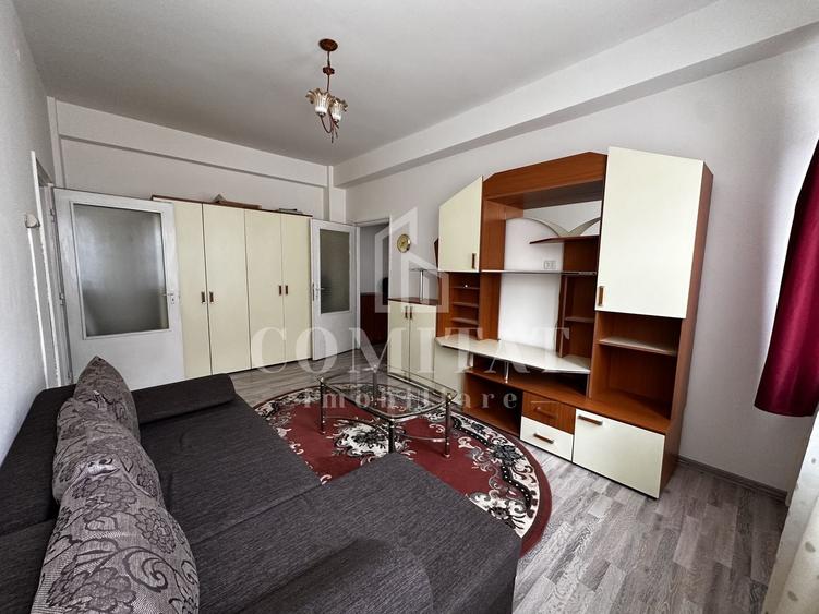 Apartament cu 2 camere semidecomandat, mobilat în Central — fotografia 1