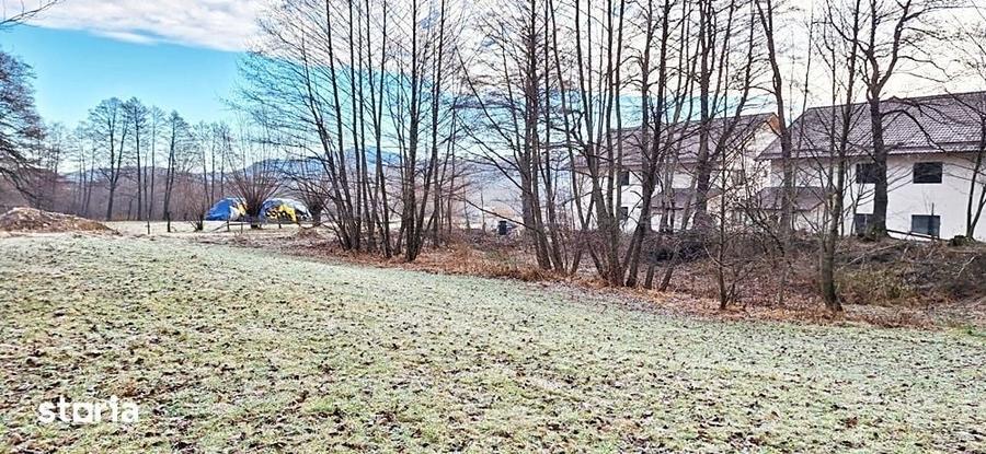 Teren de 1820 mp, în Bran