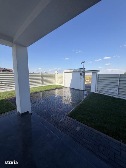 Casă cu 4 camere cu Teren 350 Mp în 1 Decembrie