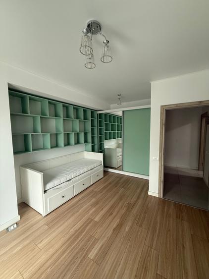 Apartament cu 3 camere decomandat în Mihai Bravu