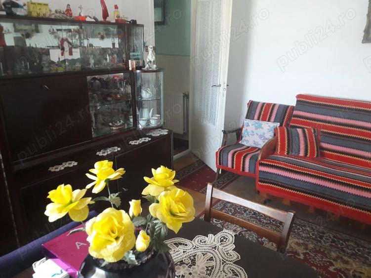 Apartament cu 3 camere semidecomandat în Micro 1
