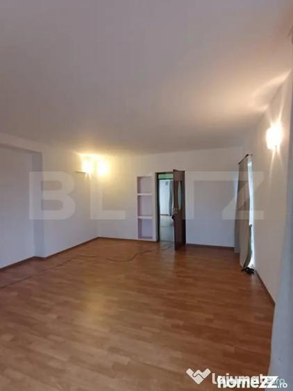 Casă cu 5 camere cu Teren 600 Mp în Central