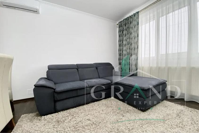 Apartament cu 3 camere semidecomandat, mobilat în Florești