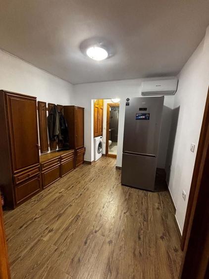 inchirez apartament zona piata mare - 2