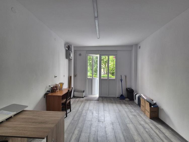 Spațiu comercial, de 20 mp, în Vlahuță