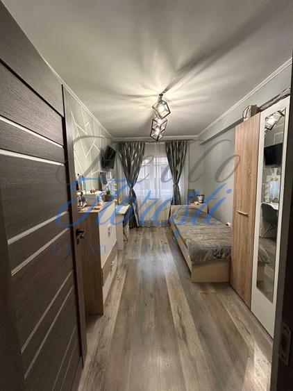 Apartament cu 3 camere semidecomandat, mobilat în Florești