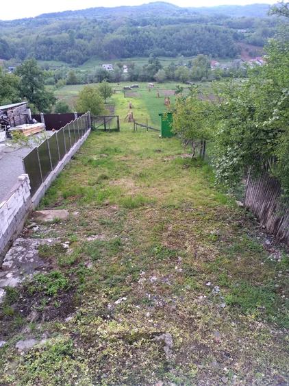 Casă cu Teren 1200 Mp în Nepos