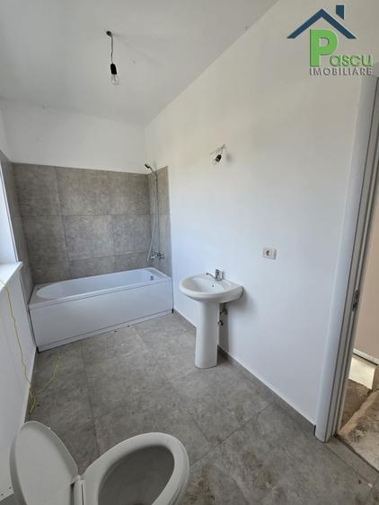 Casă cu 3 camere cu Canalizare în Central