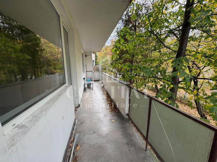 Apartament cu 3 camere semidecomandat, mobilat în Gheorgheni