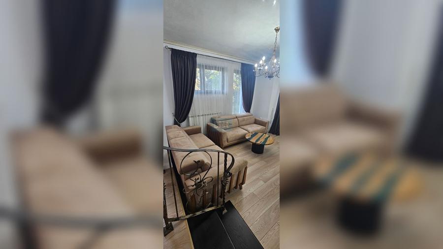 Casă cu 5 camere cu Teren 2400 Mp în Centura