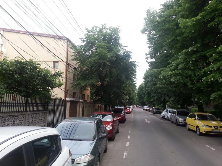 Casă cu 3 camere cu Teren 162 Mp în Vatra Luminoasă