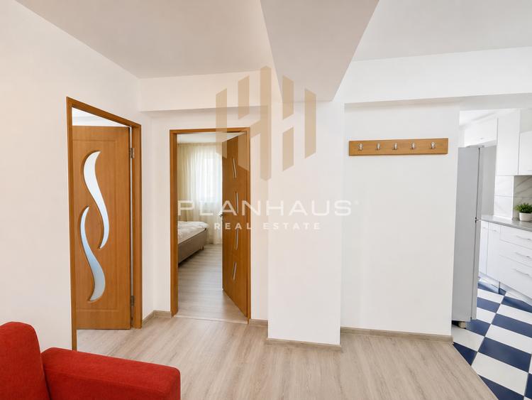 Apartament cu 3 camere semidecomandat, mobilat în Progresul