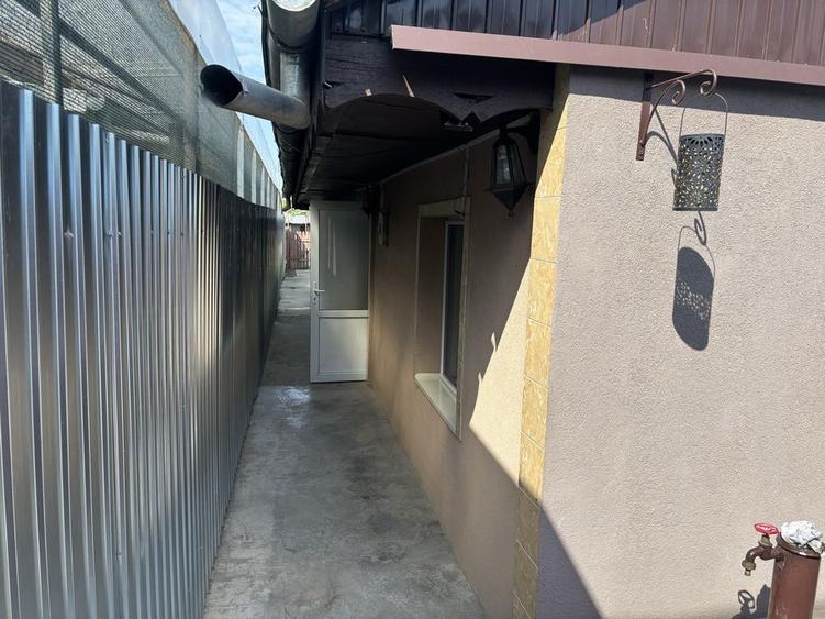 Casă cu 4 camere în Brăilița