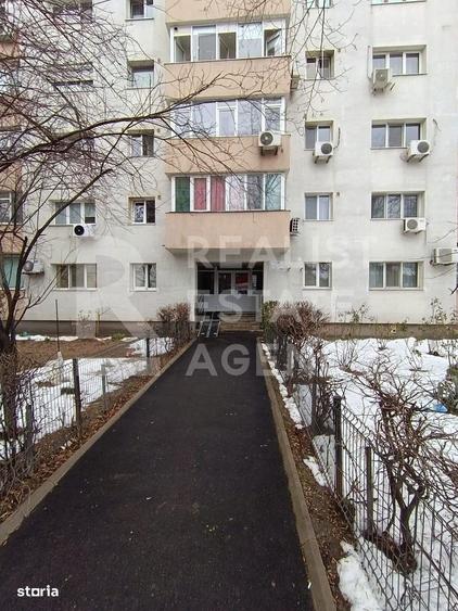 Apartament cu 2 camere, mobilat în Polonă