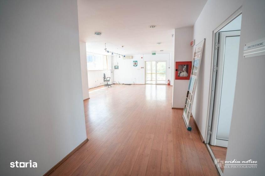 Spațiu comercial, de 1,404 mp, în Bulgaria