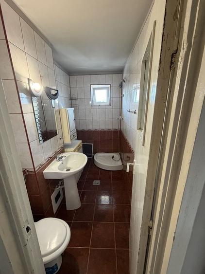 Apartament cu 2 camere semidecomandat în Gojdu