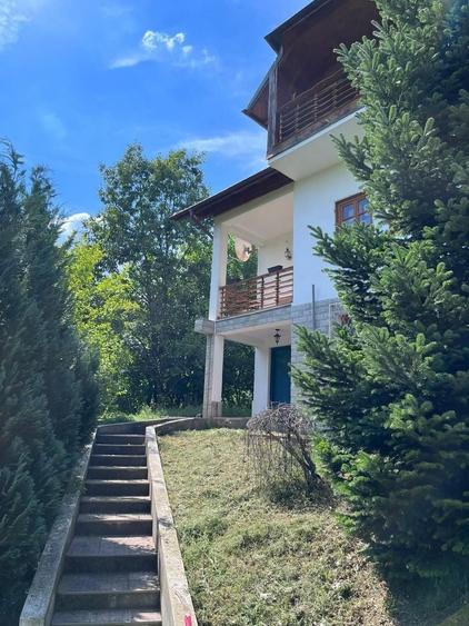 Duplex cu 8 camere cu Canalizare în Drajna de Sus
