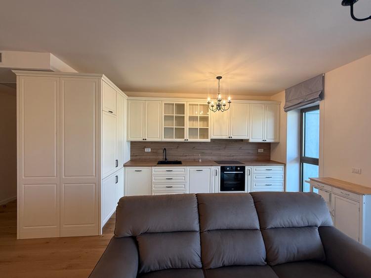 Apartament cu 3 camere în Sisești