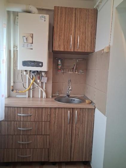 Apartament cu 2 camere decomandat, mobilat în Calea București