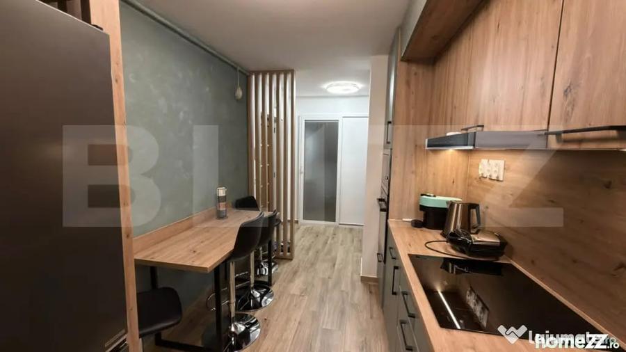 Apartament cu 4 camere decomandat în Central