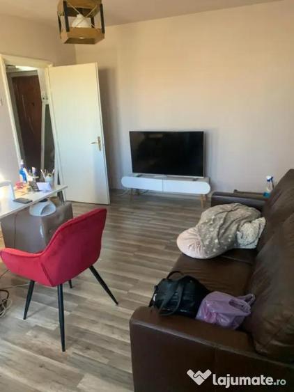 Apartament cu 2 camere decomandat, mobilat în Calea București