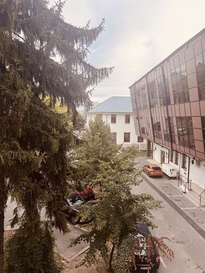 Apartament cu 4 camere în Central
