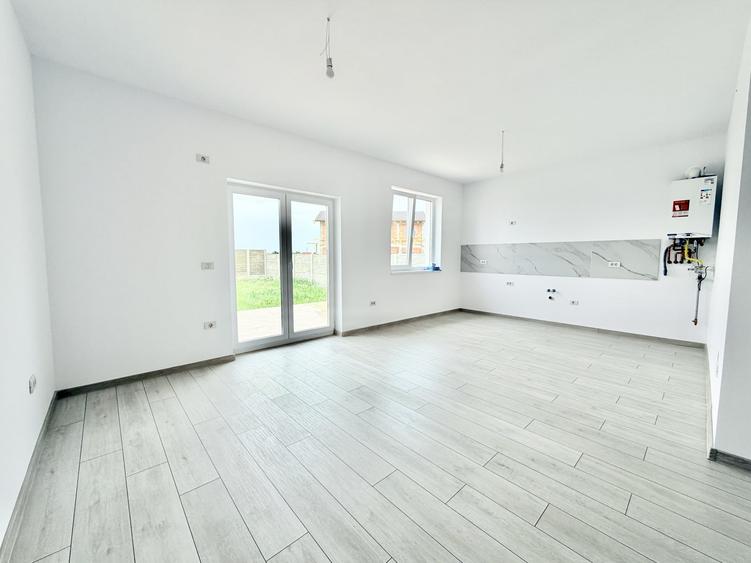 Duplex cu 3 camere cu Teren 300 Mp în Moșnița Nouă