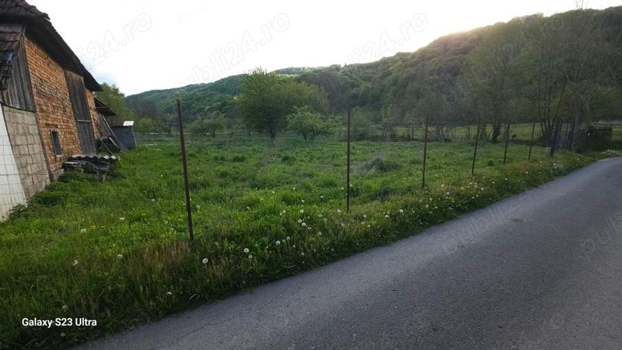 Casă cu 4 camere cu Teren 3030 Mp în Vale